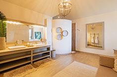 Zawadi Villa Bathroom